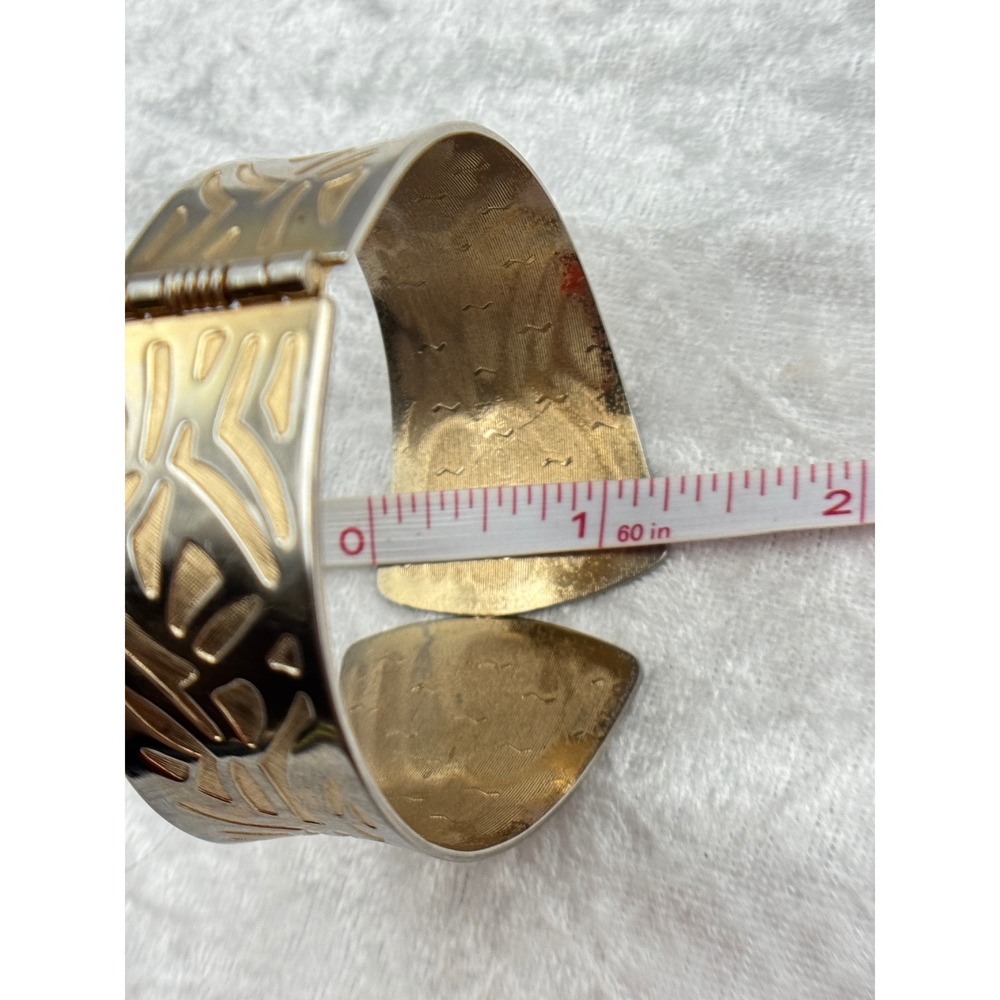 Sarah Coventry 1978 Gold Tone Congo Cuff Bracelet Wide Hinged Vintage Jewelry - Picture 6 of 9